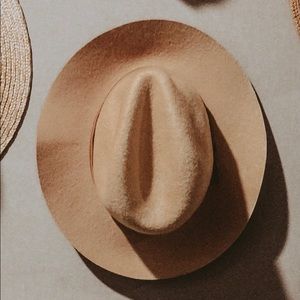 Tan floppy hat